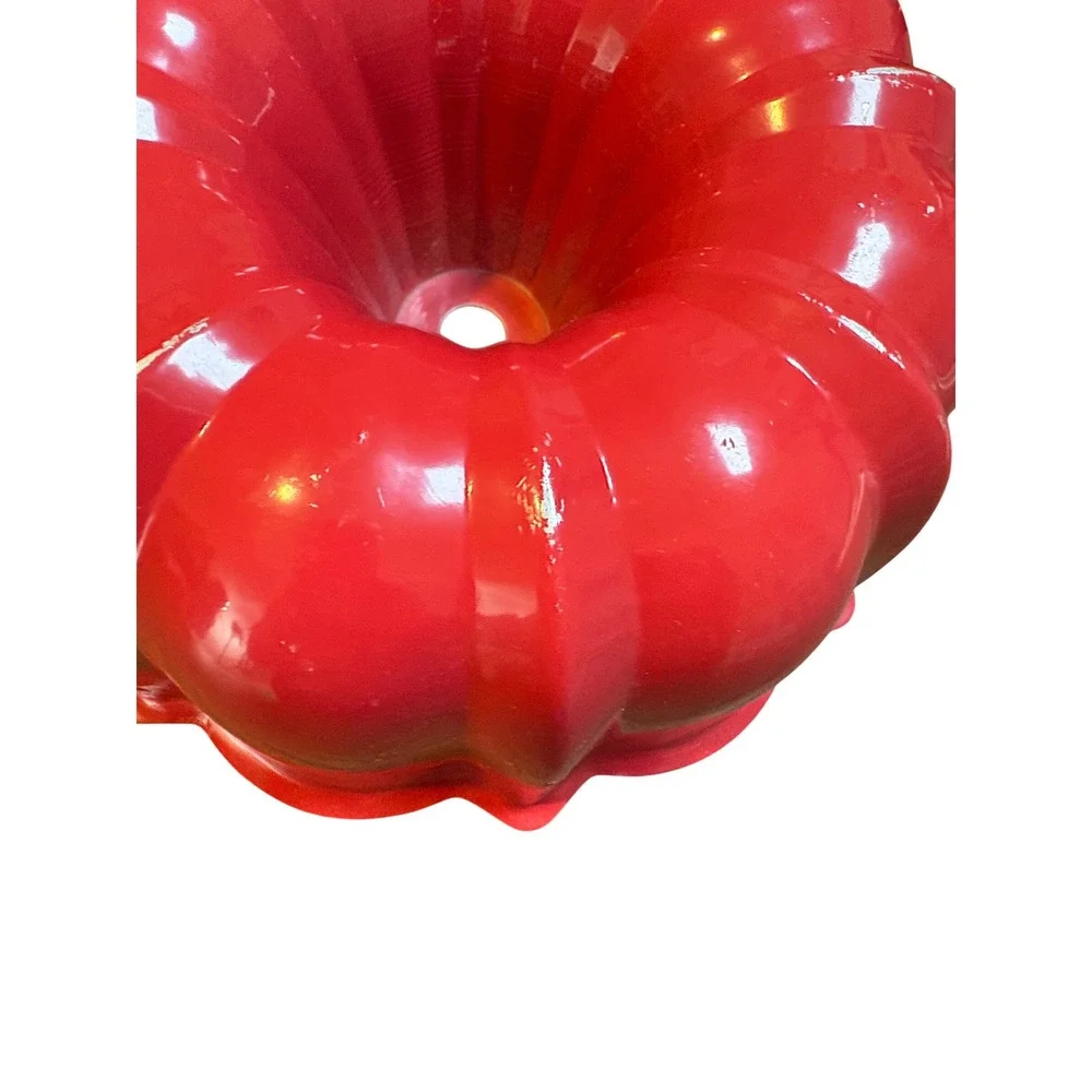 Nordic‎ Ware Bundt Pan Kitchen Red Vintage Cast Aluminum Fluted Cake Mold